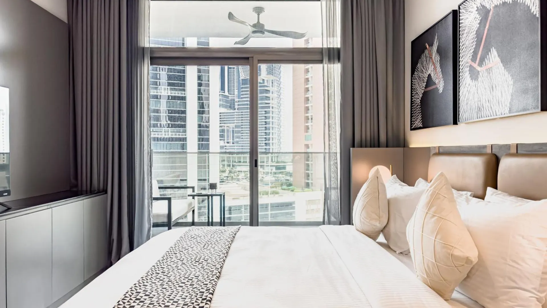 Select Stay-Studio In Mag 318 - Minutes To Dubai Mall Apartment